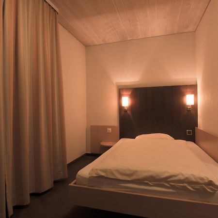 Hotel Zum Goldenen Kreuz Frauenfeld Phòng bức ảnh