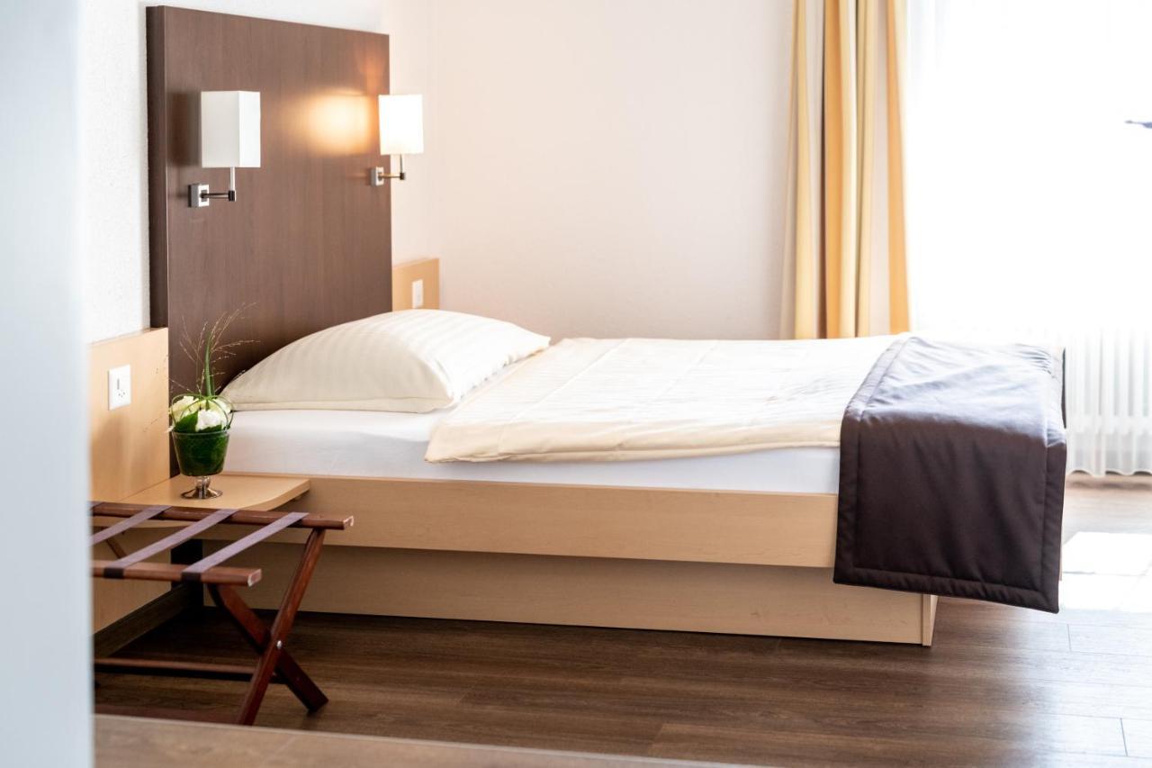 Hotel Zum Goldenen Kreuz Frauenfeld Ngoại thất bức ảnh