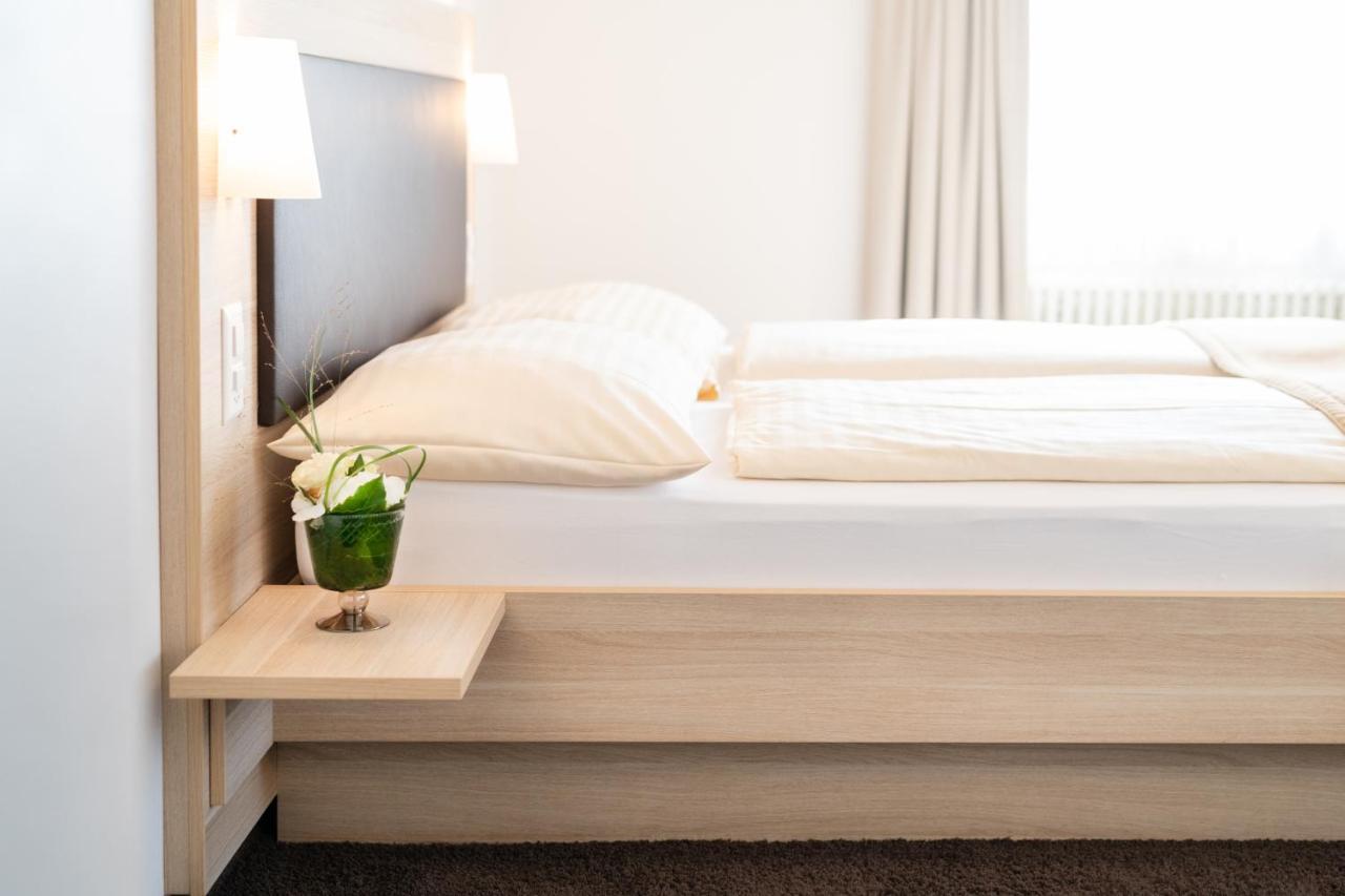 Hotel Zum Goldenen Kreuz Frauenfeld Ngoại thất bức ảnh