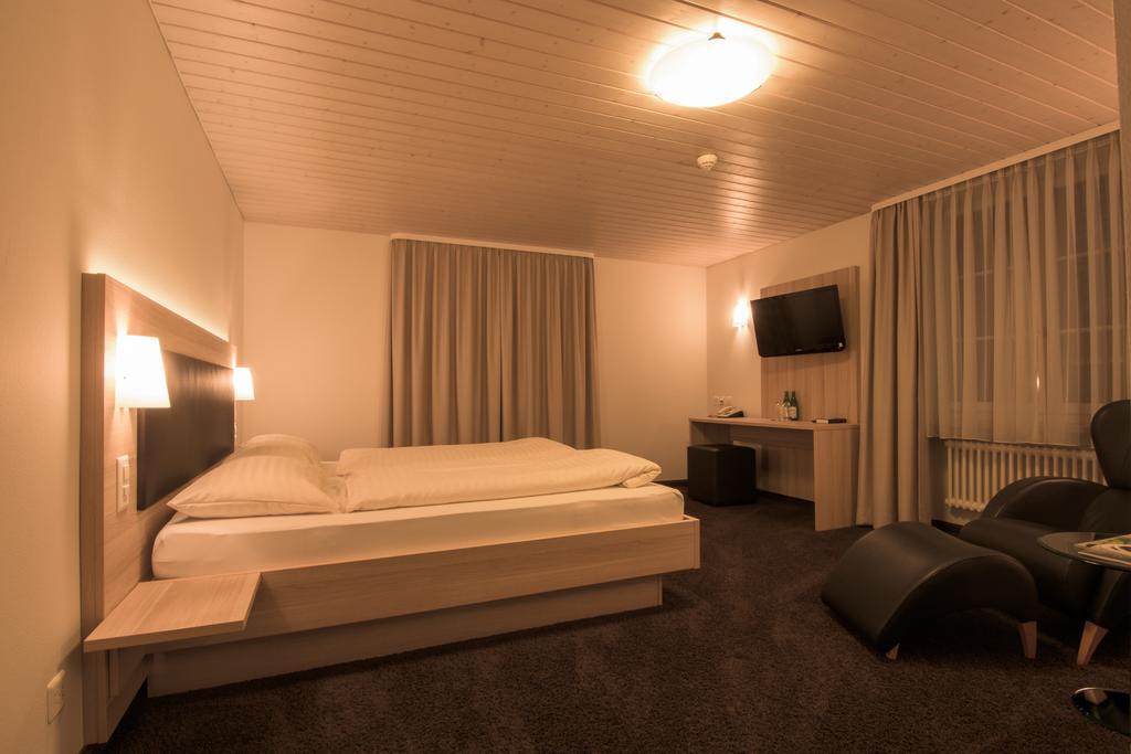 Hotel Zum Goldenen Kreuz Frauenfeld Phòng bức ảnh