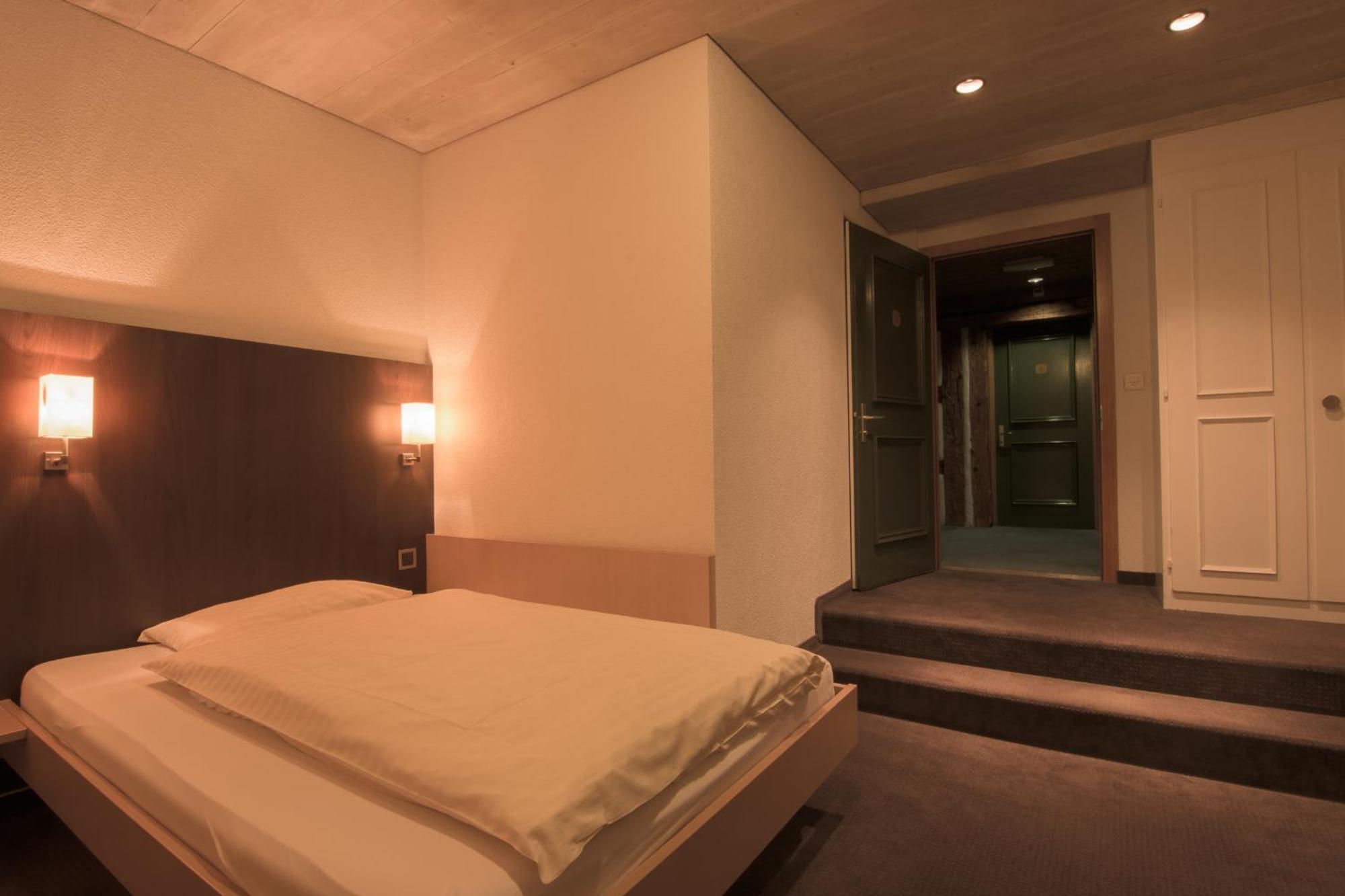 Hotel Zum Goldenen Kreuz Frauenfeld Phòng bức ảnh