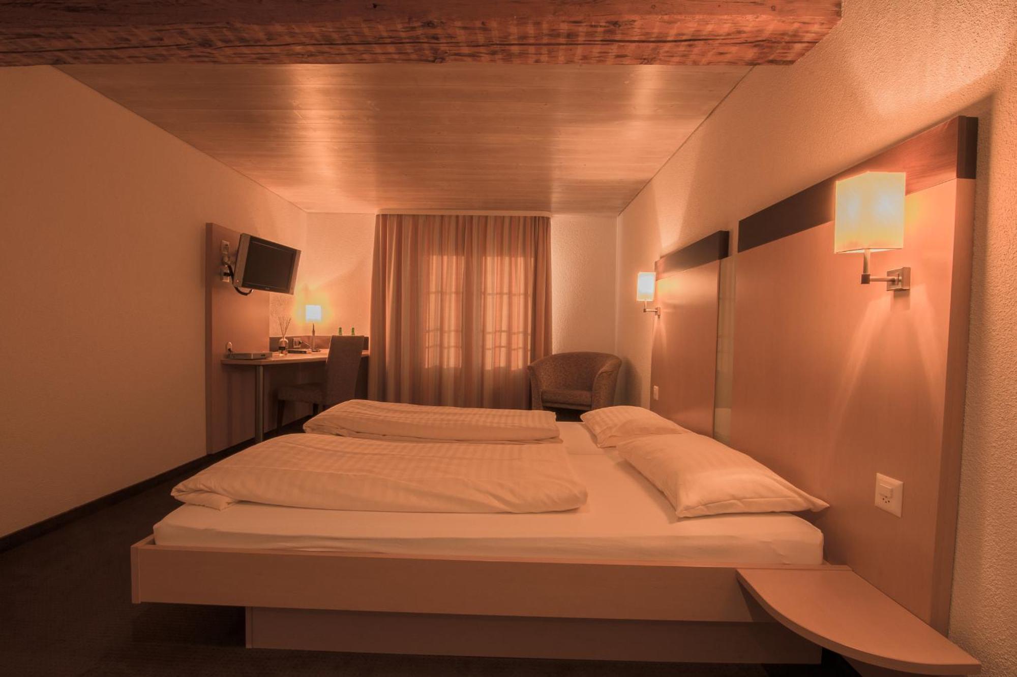 Hotel Zum Goldenen Kreuz Frauenfeld Phòng bức ảnh