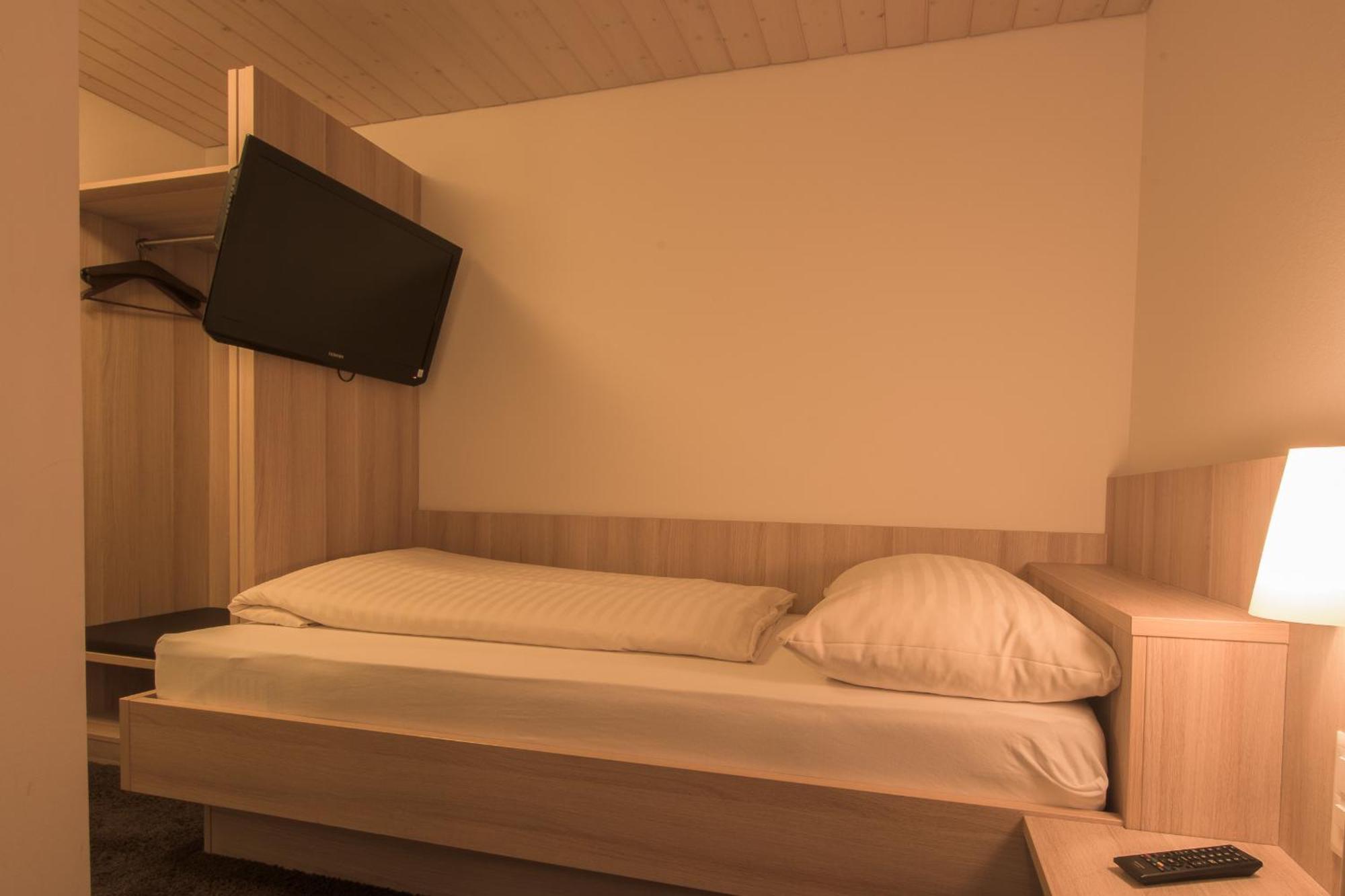 Hotel Zum Goldenen Kreuz Frauenfeld Phòng bức ảnh