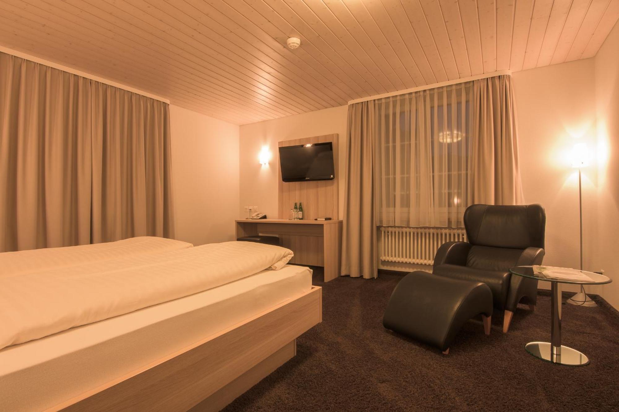 Hotel Zum Goldenen Kreuz Frauenfeld Phòng bức ảnh